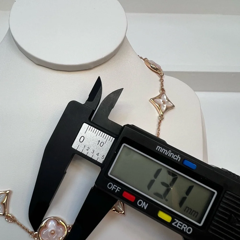 NMP6 High-end Genuine 3D NUDE Mother of Pearl 18K Rose Gold Pl CHOKER-Necklace - Picture 6 of 7